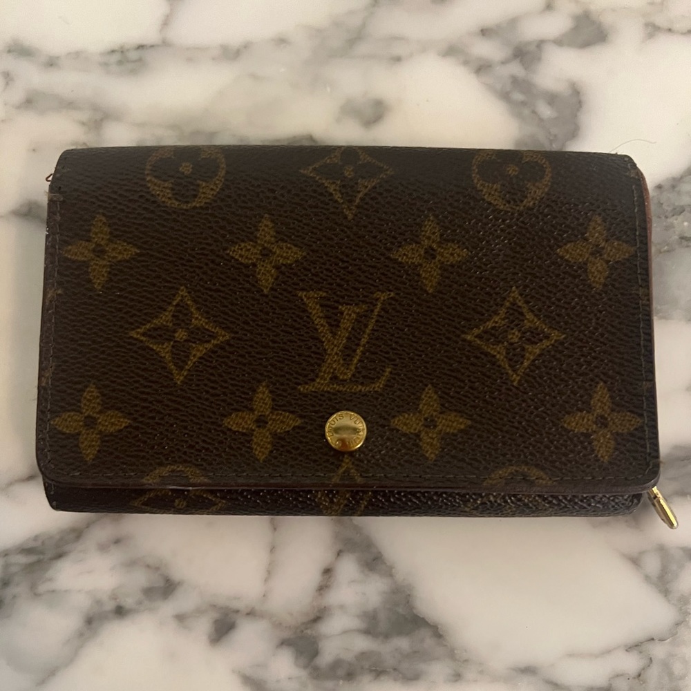 LOUIS VUITTON Porte Monnaie Billets Tresor Bifold Wallet Monogram